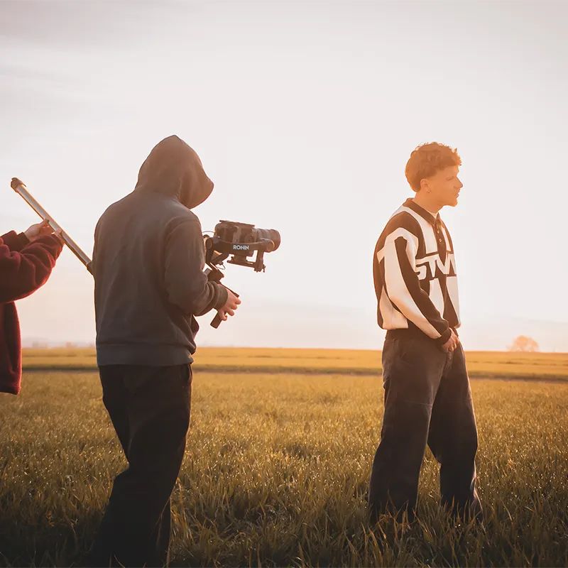 Clip - Clairvoyance studio